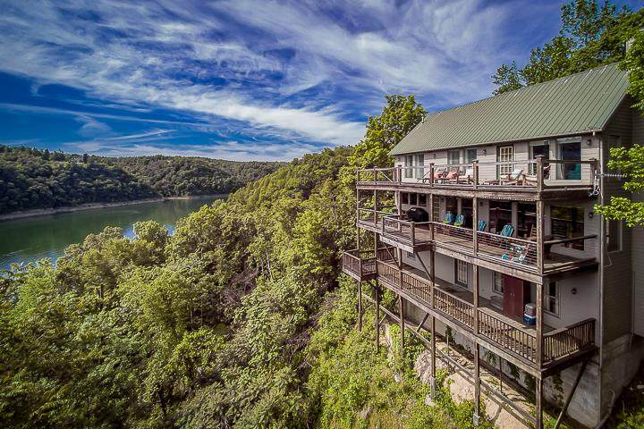 310 Spring Cir - Photo 1