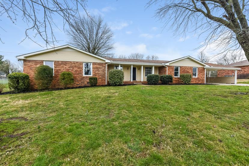 1121 Douglas Pl - Photo 1