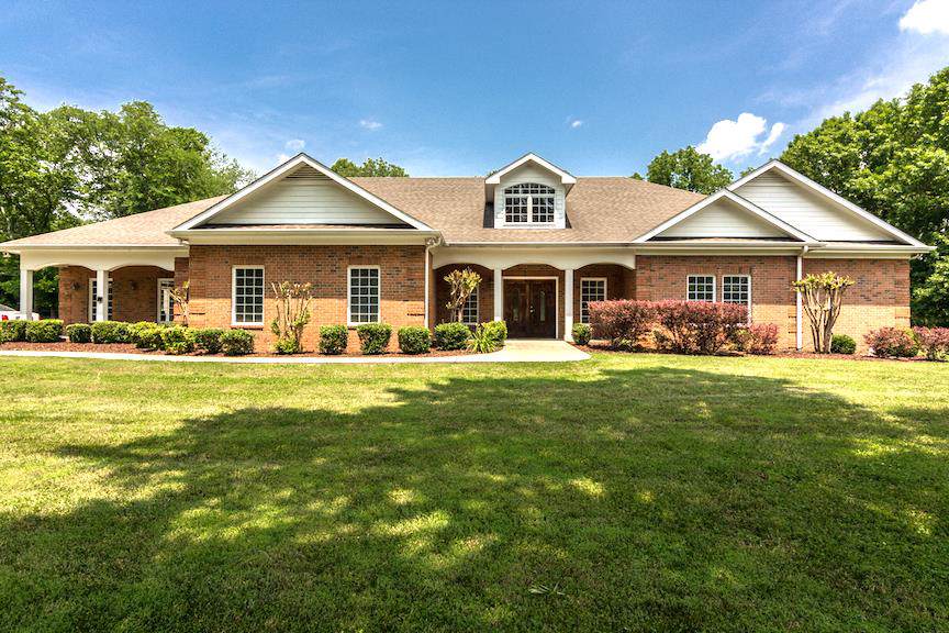 1030 Parsons Way - Photo 1