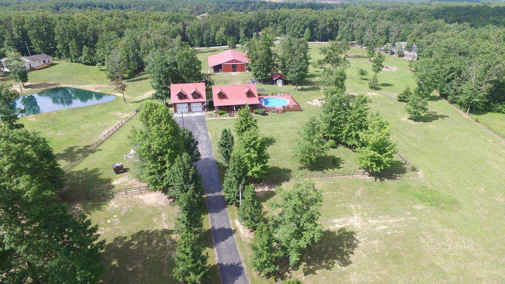 605 Robs Rd - Photo 1