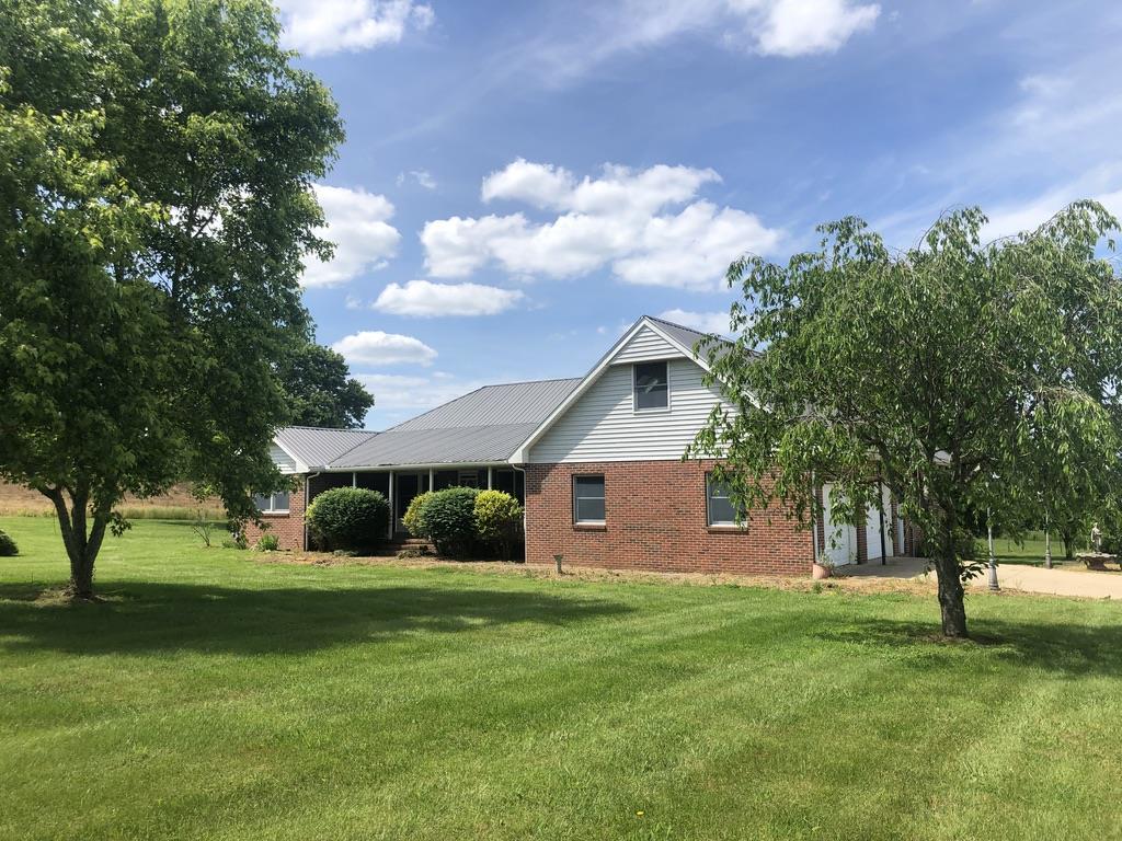 1404 Powell Ln - Photo 1