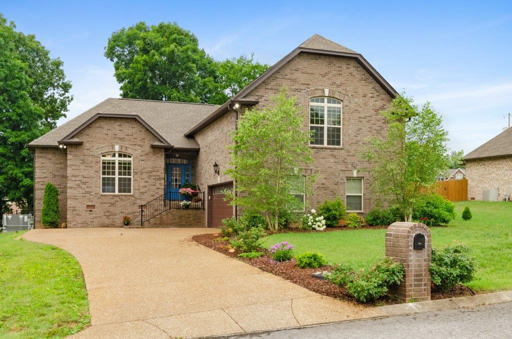 215 Bedrock Dr - Photo 1