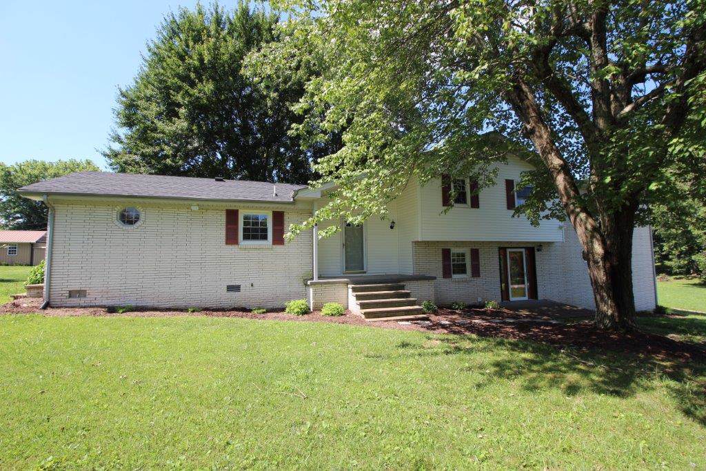 1403 Cardinal Dr - Photo 1
