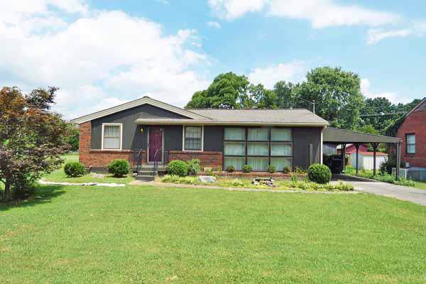 2106 Jade Dr - Photo 1
