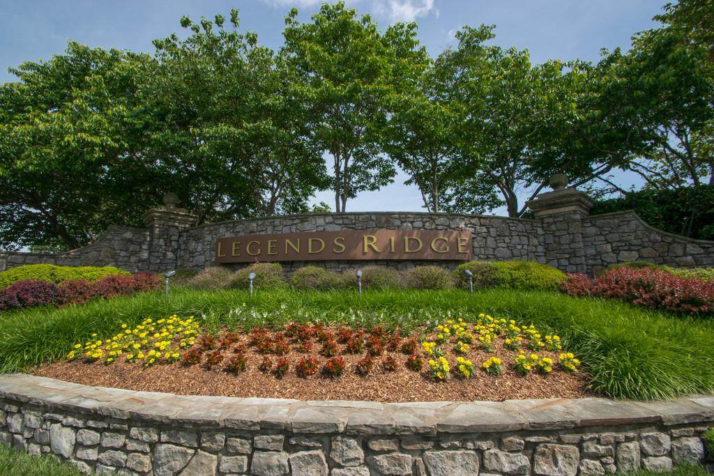 720 Legends Crest Dr - Photo 1