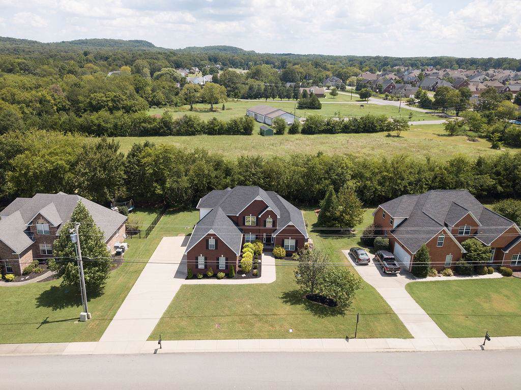 1220 Marathon Dr - Photo 1