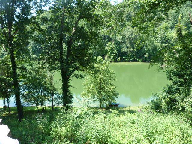 274 Cindy Cir - Photo 1