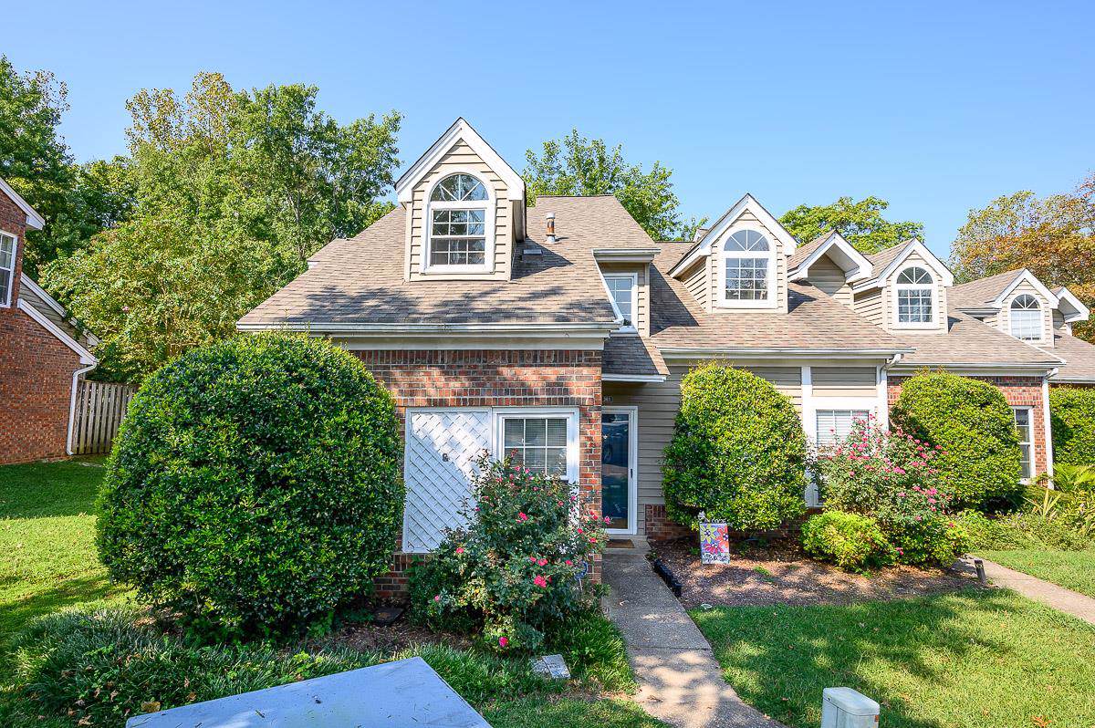 361 Yorkshire Cir - Photo 1