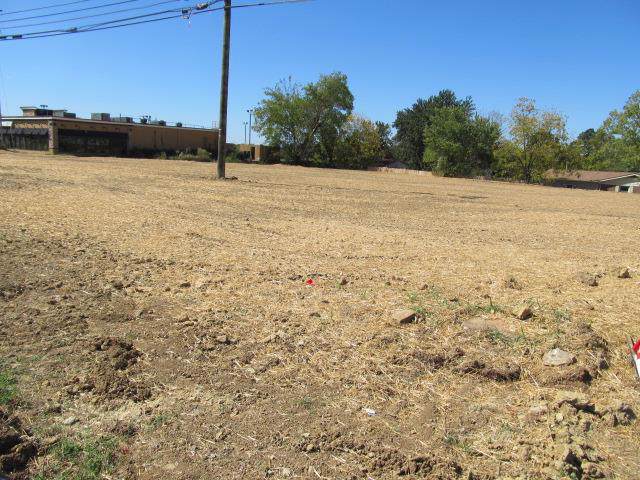 1813 N Main St - Photo 1