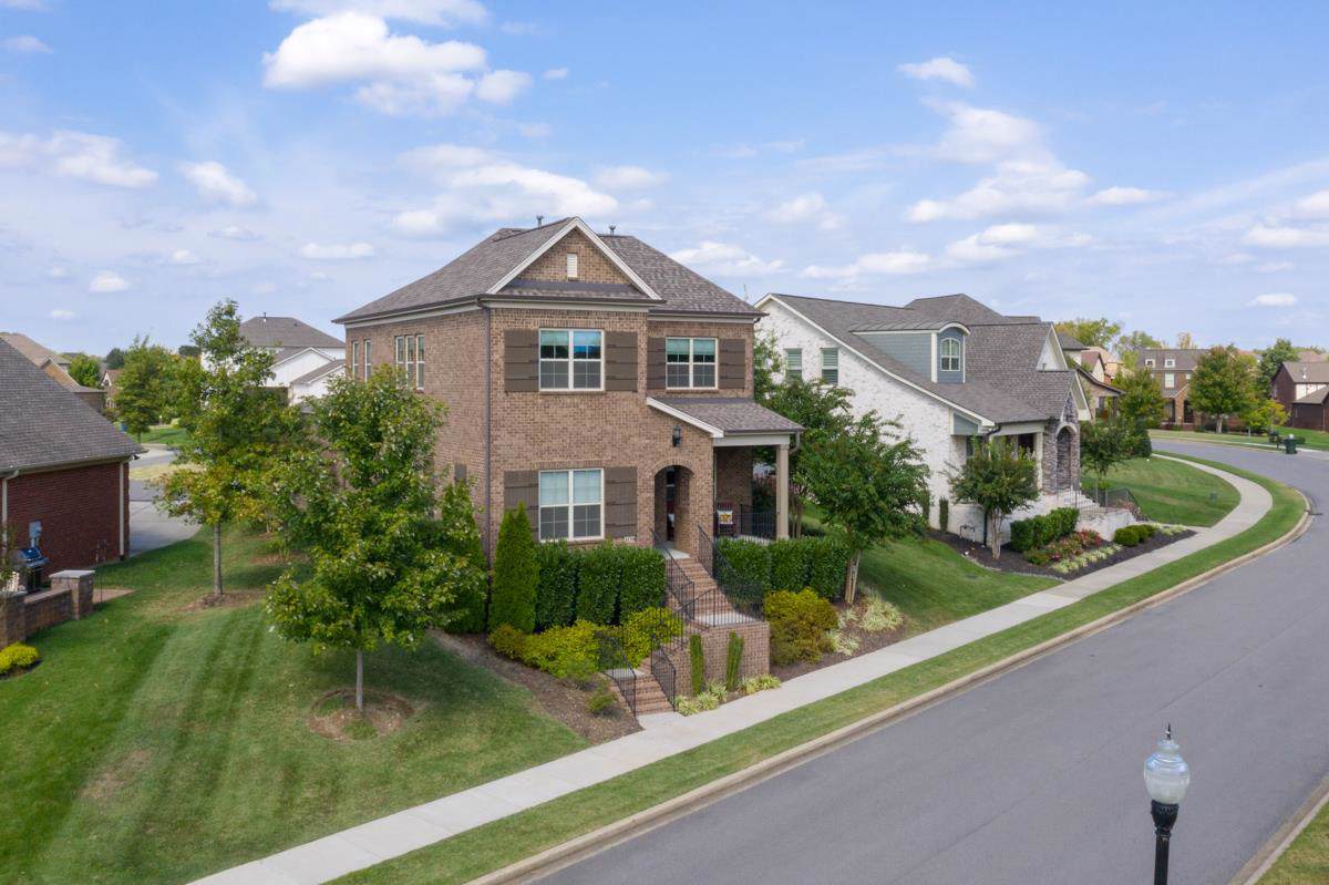 1130 Mccrory Cir - Photo 1