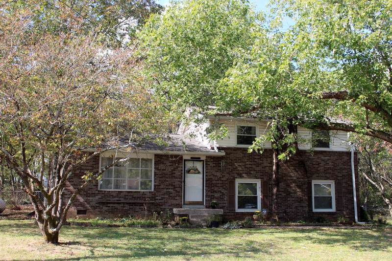 4258 Sweden Dr - Photo 1