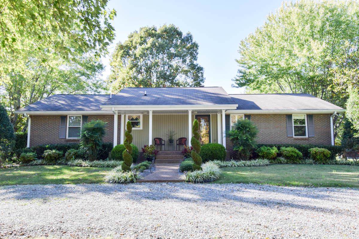 826 Shun Pike - Photo 1