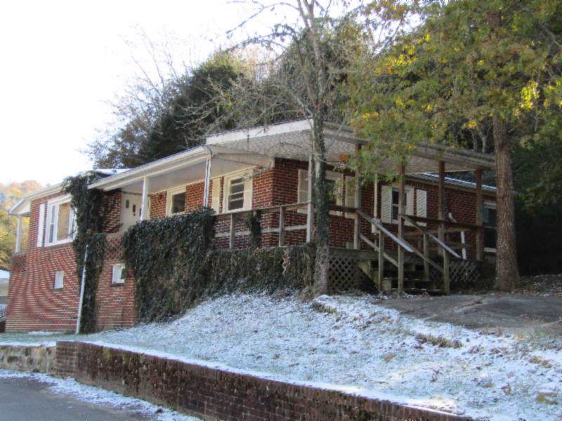 511 Elm St - Photo 1