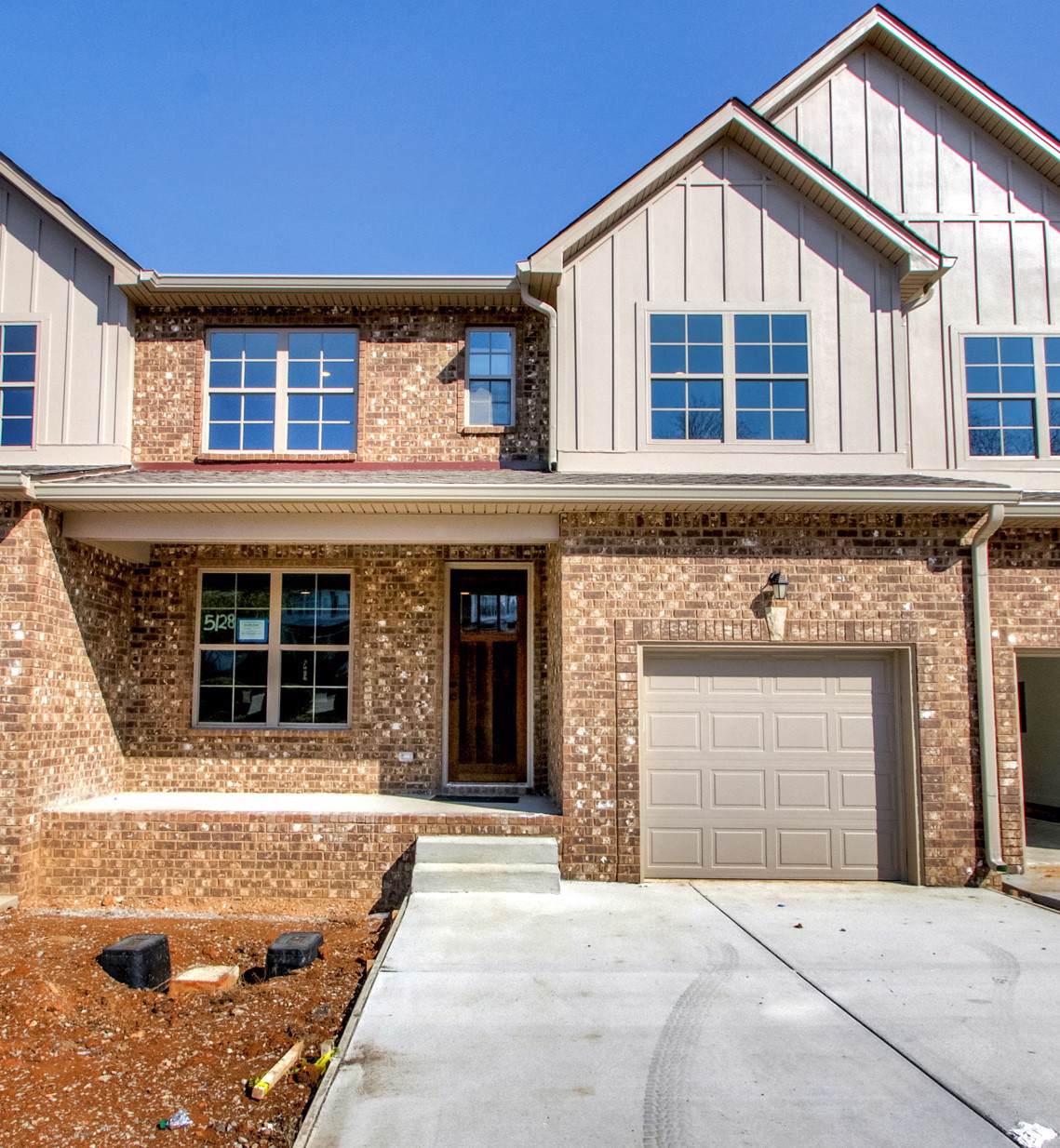 5128 Southfork Blvd - Photo 1