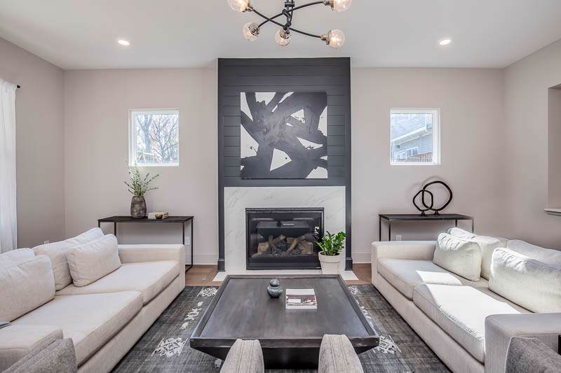 1304 Pillow St - Photo 1