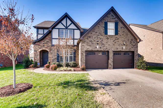 1027 Waterstone Dr - Photo 1