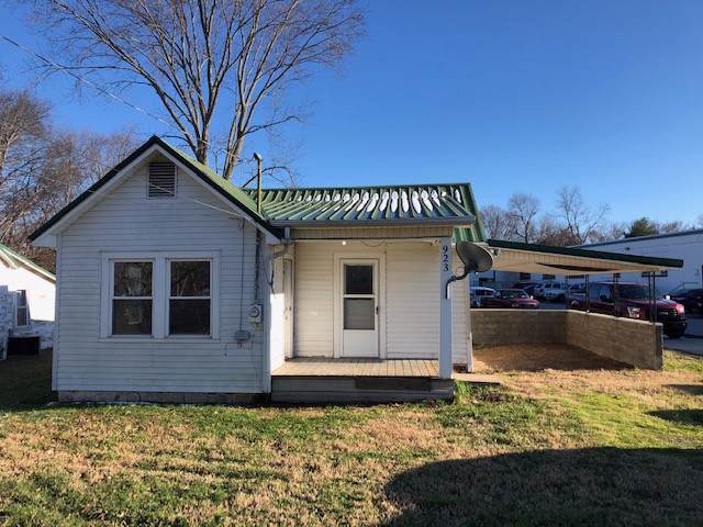 923 3rd Ave - Photo 1