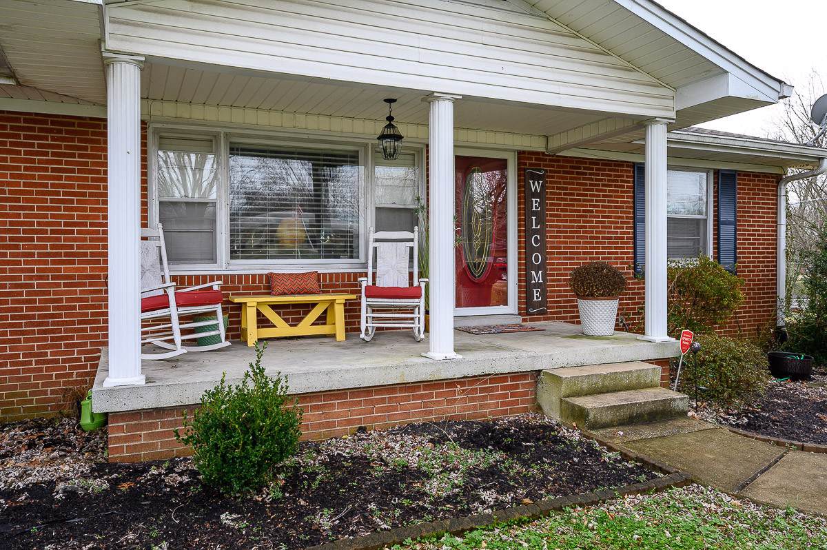 225 Hawkins Ave - Photo 1