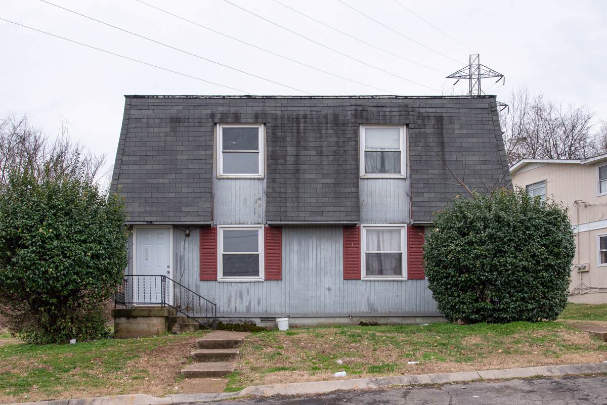 2314 Oak Ct - Photo 1
