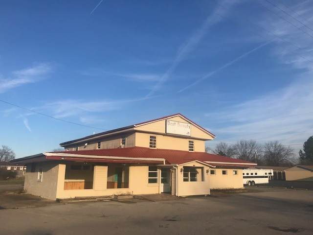 501 N Broadway - Photo 1