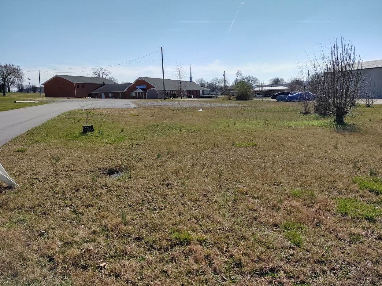 712 E Main St - Photo 1
