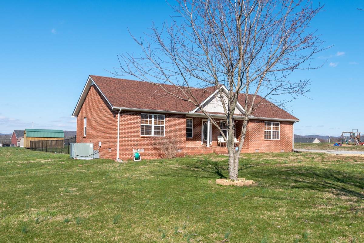 1079 Pinnacle Way - Photo 1