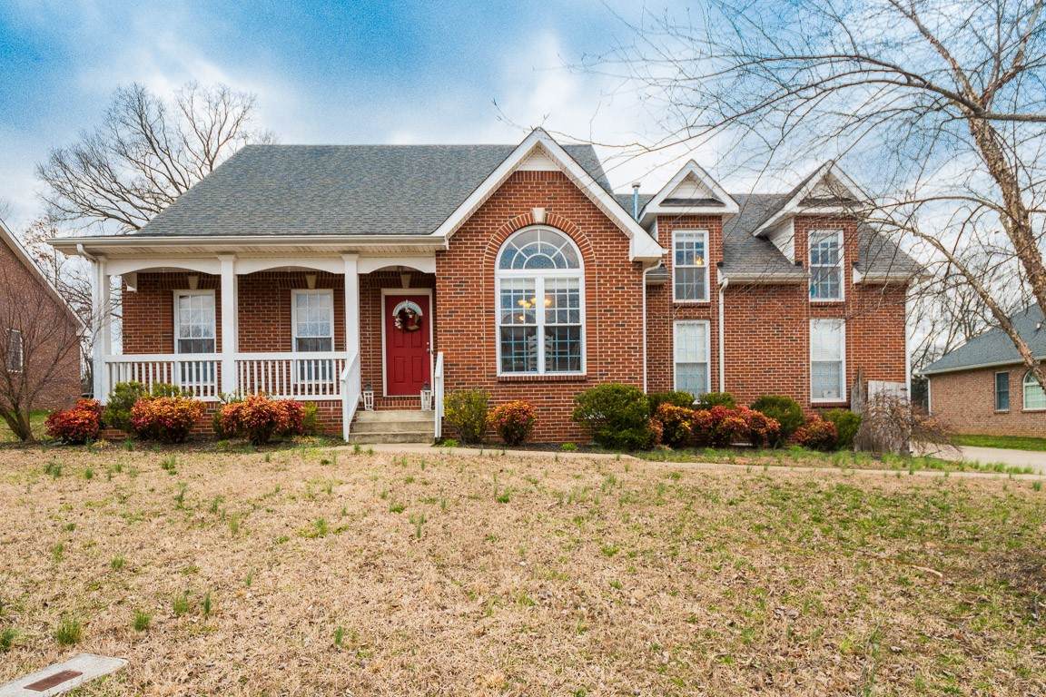 215 Cullom Way - Photo 1