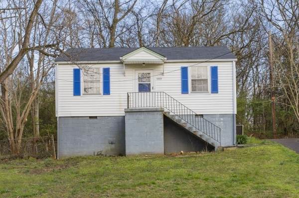 1319 Sunnyview Dr - Photo 1