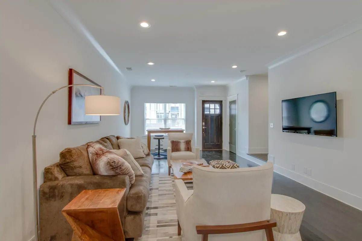 6511 Robertson Ave - Photo 1