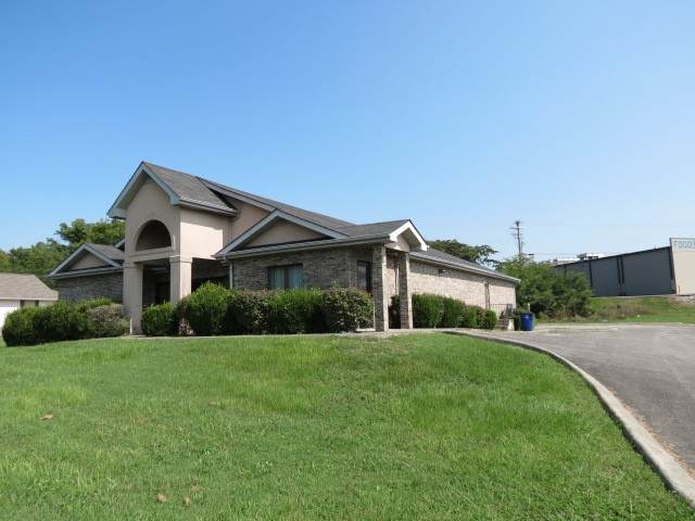 814 Union St - Photo 1