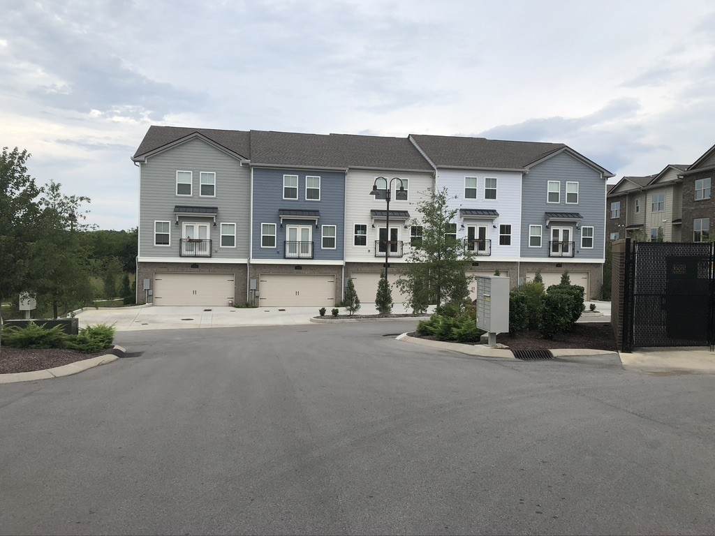 107 Taylor Way - Photo 1