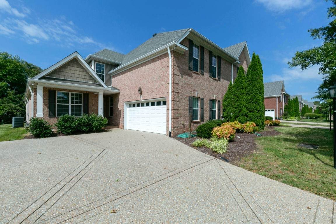 1222 Chickadee Cir - Photo 1