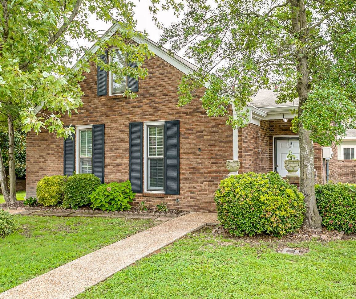 1129 W Main St - Photo 1