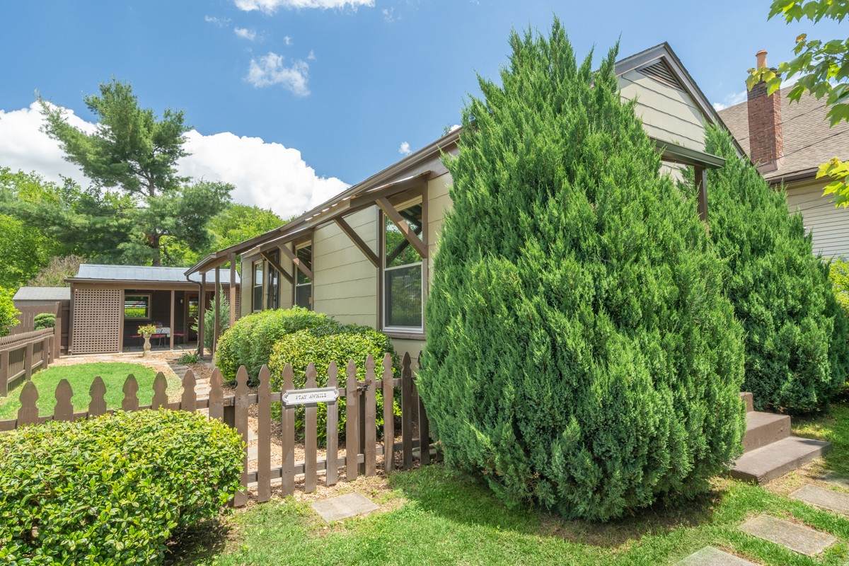 21 Waters Ave - Photo 1