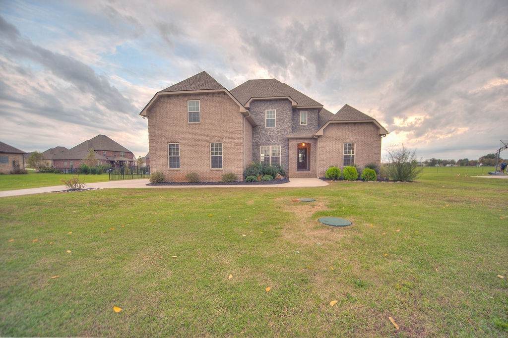 407 Old Orchard Dr - Photo 1
