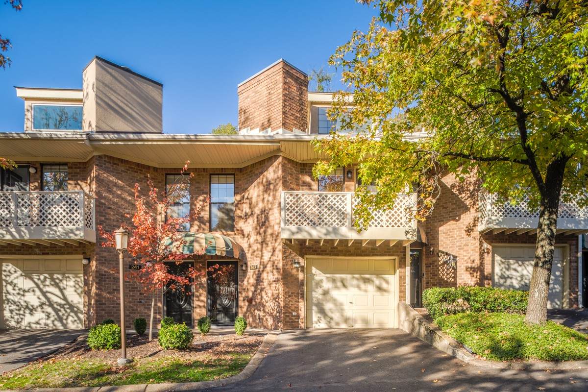 243 Glenstone Cir - Photo 1