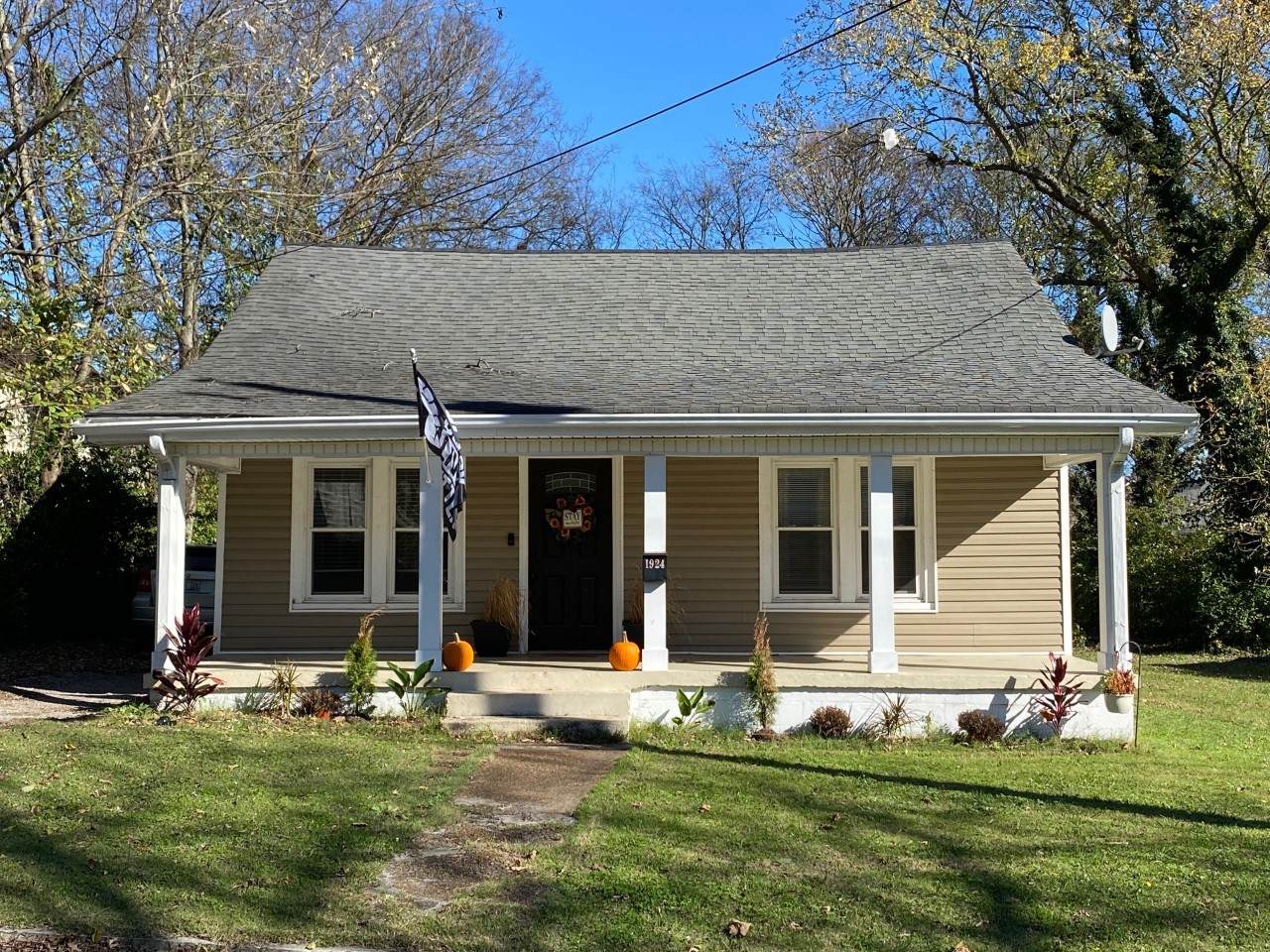 1924 16th Ave - Photo 1