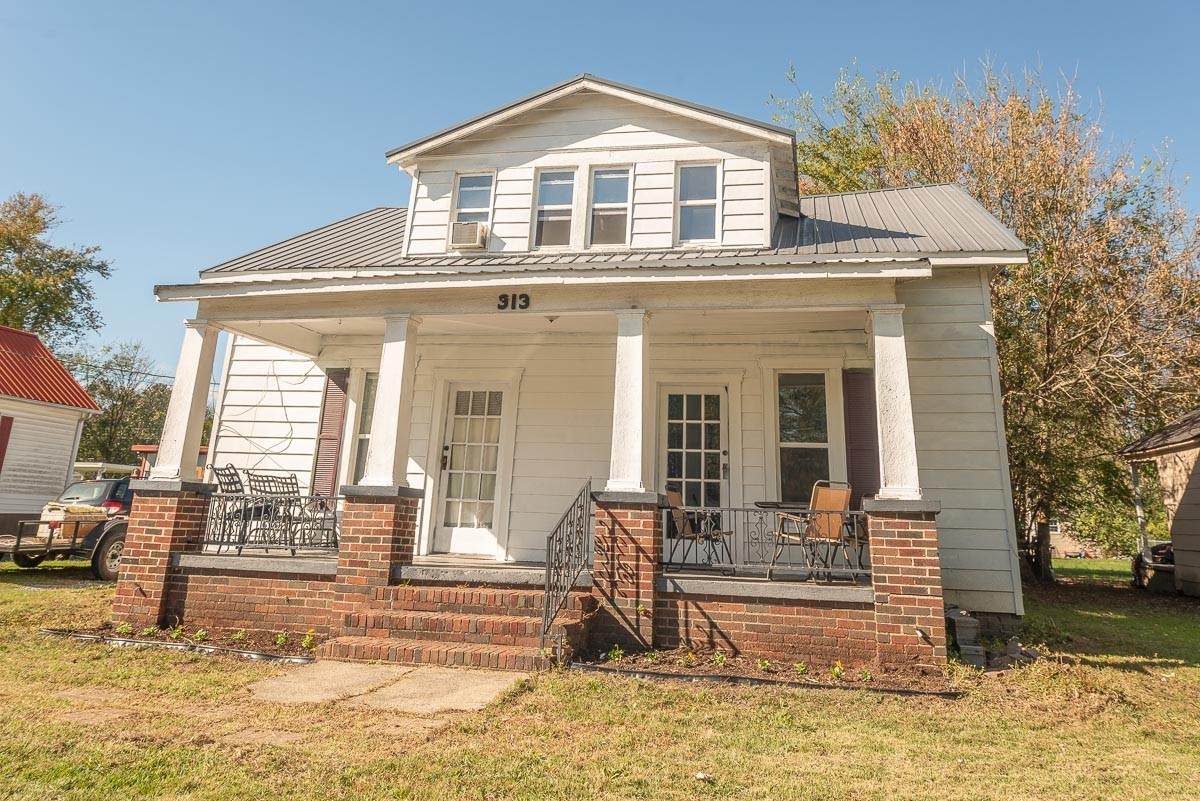 313 E Hogan St - Photo 1