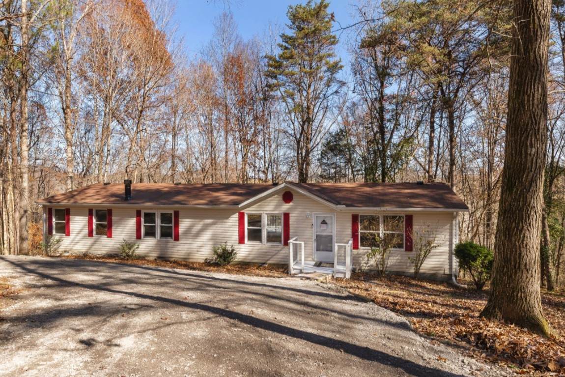 3995 E Leonard Rd - Photo 1