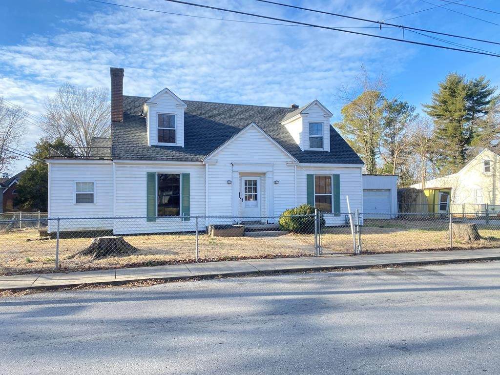 403 W 15th St - Photo 1