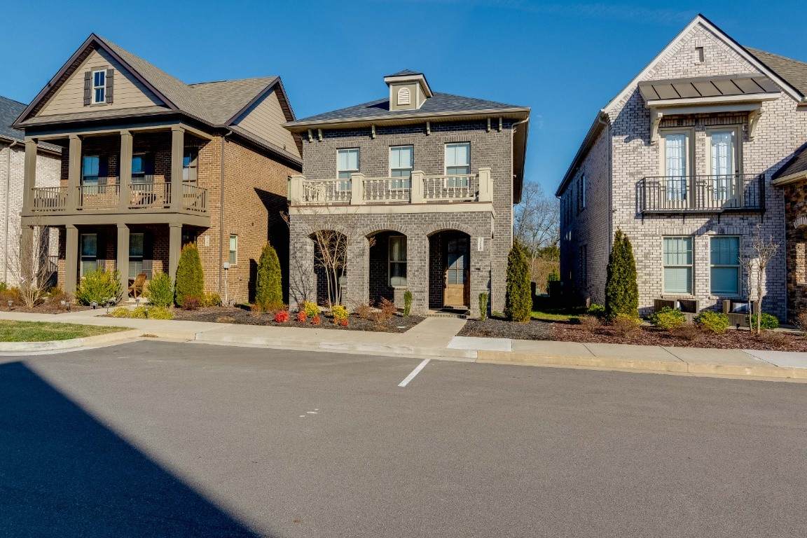 318 Cornelius Way - Photo 1