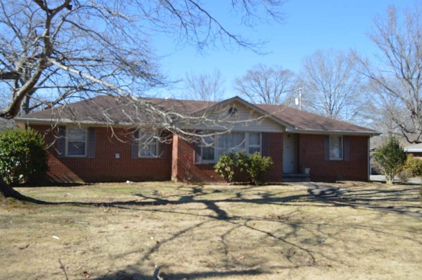 306 Edgewood Dr - Photo 1