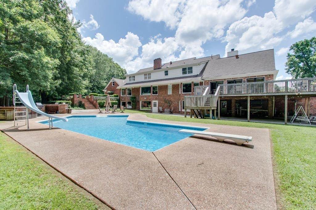 420 Riley Ave - Photo 1