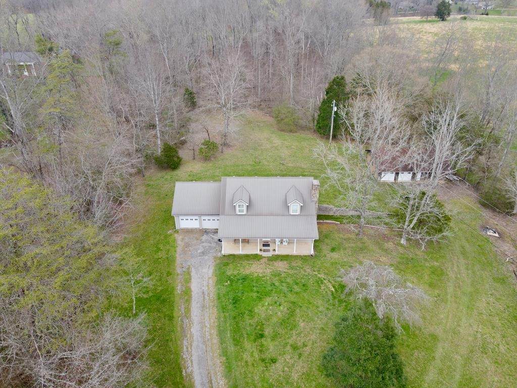 700 E Whitehall Rd - Photo 1