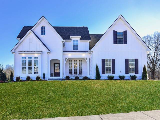 1307 Clarendon Ave - Photo 1