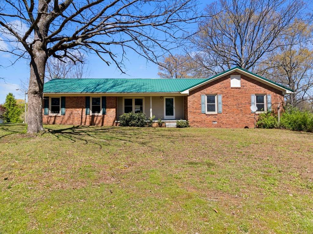 1616 Sundown Dr - Photo 1