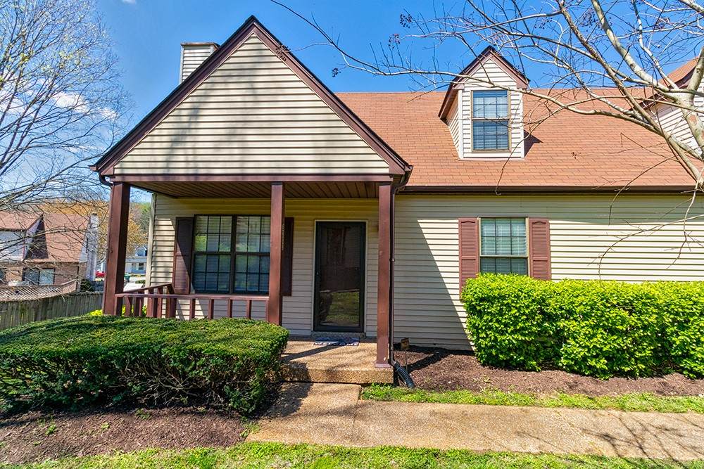 3203 E Lake Dr - Photo 1