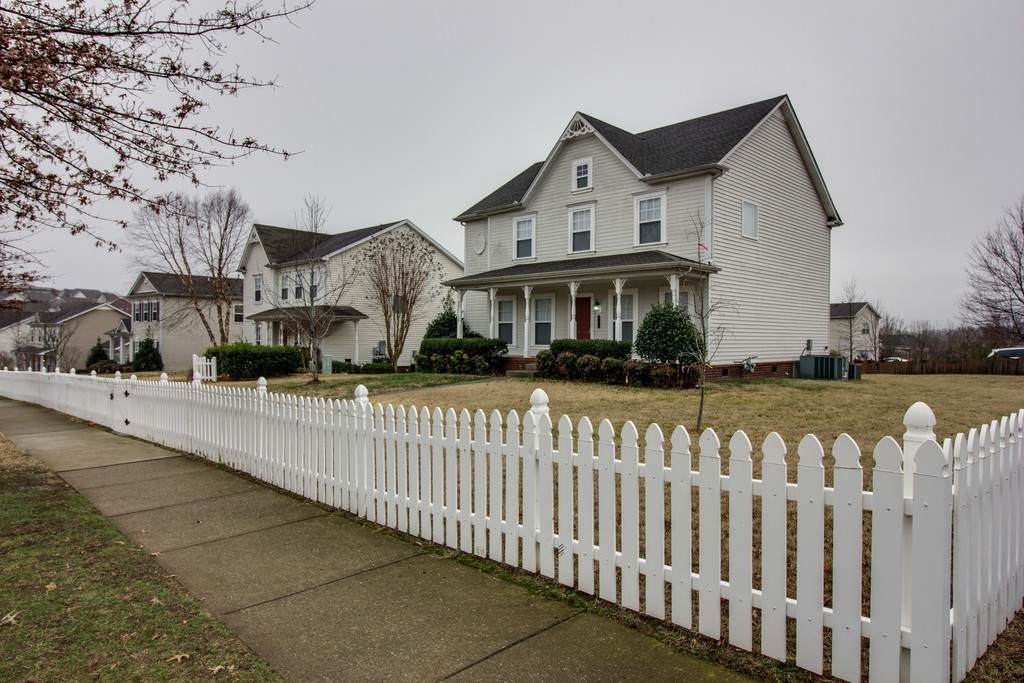 1743 Liberty Pike - Photo 1