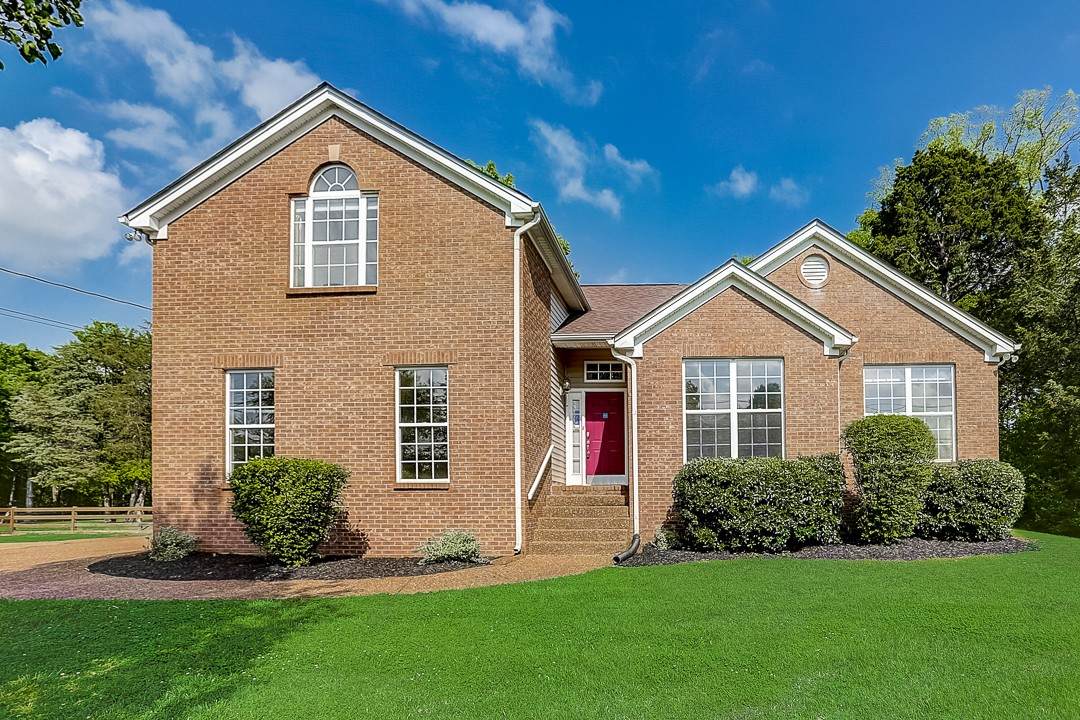 304 Baronswood Dr - Photo 1