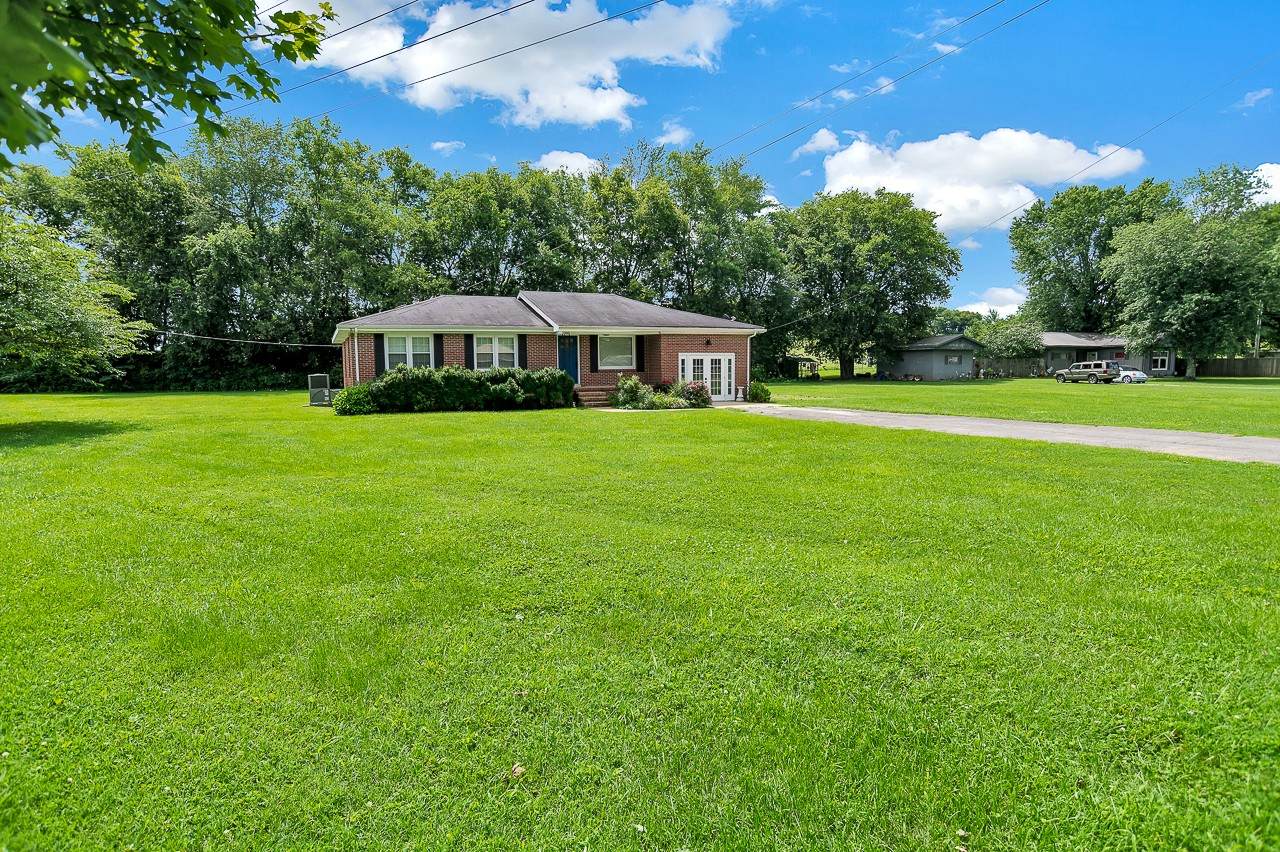 1363 Main St - Photo 1